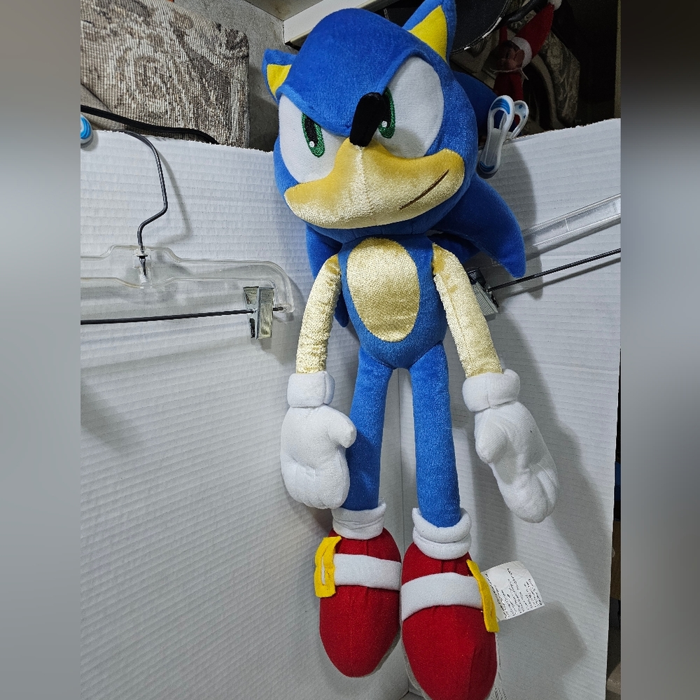 NWT 24" Sonic the hedgehog Pillow
